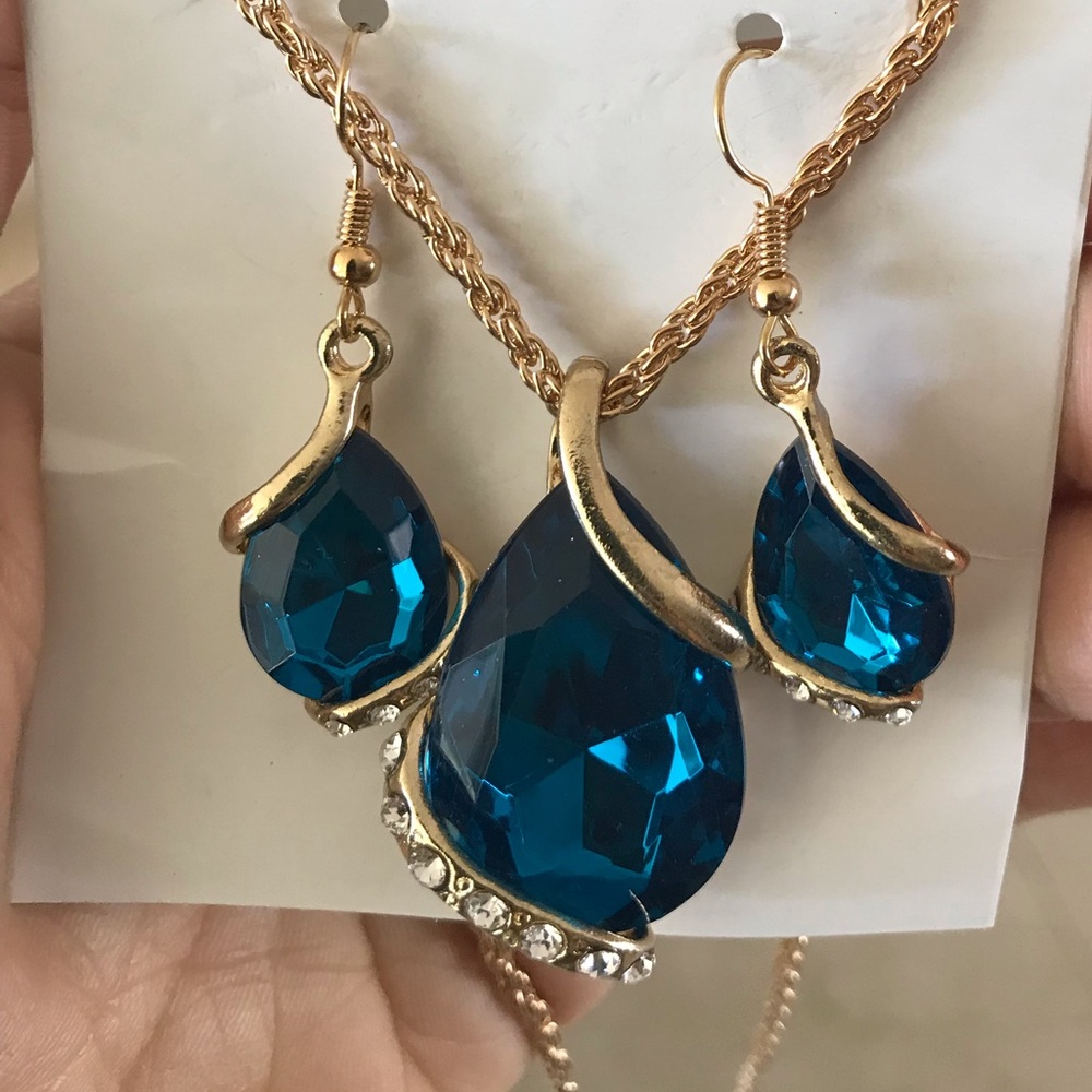 Necklace with earrings
